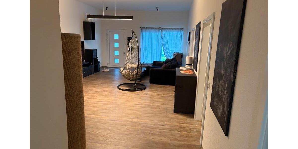 Erdgeschoßwohnung Waldsolms - 3 Zimmer, 108 m&sup2;, 1.285&euro; | Angebot:25548928