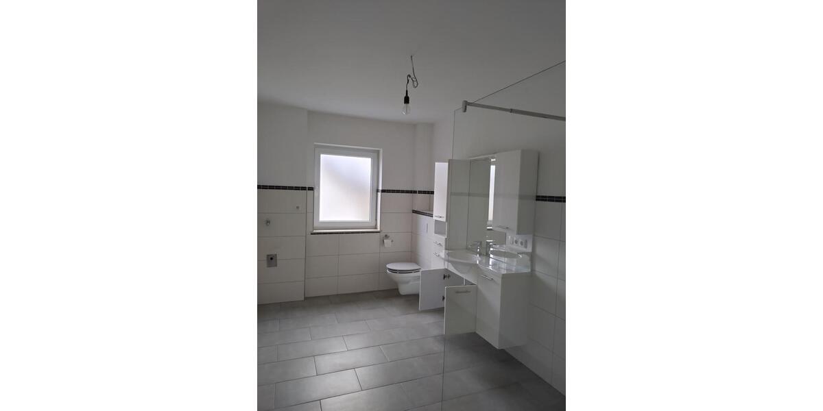 Dachgeschoßwohnung Gießen Allendorf - 3 Zimmer, 100 m&sup2;, 1.200&euro; | Angebot:24940791