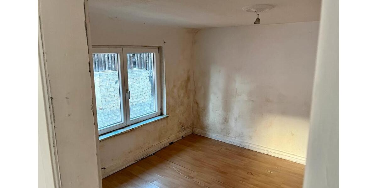 Mehrfamilienhaus, Wohnhaus Solms - 10 Zimmer, 360 m&sup2;, 129.500&euro; | Angebot:21031860