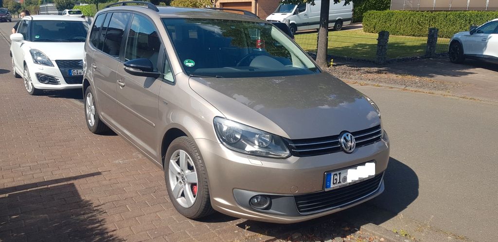 VW Touran 159.000 km 8.900 &euro; Rabenau 35466