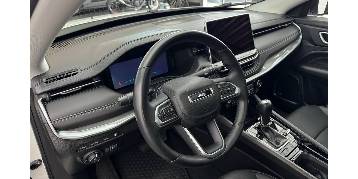Jeep Compass S Plug-IN Hybrid 4WD 1.Hand Panoramadach 36.500 km 26.790 &euro; Lich 35423