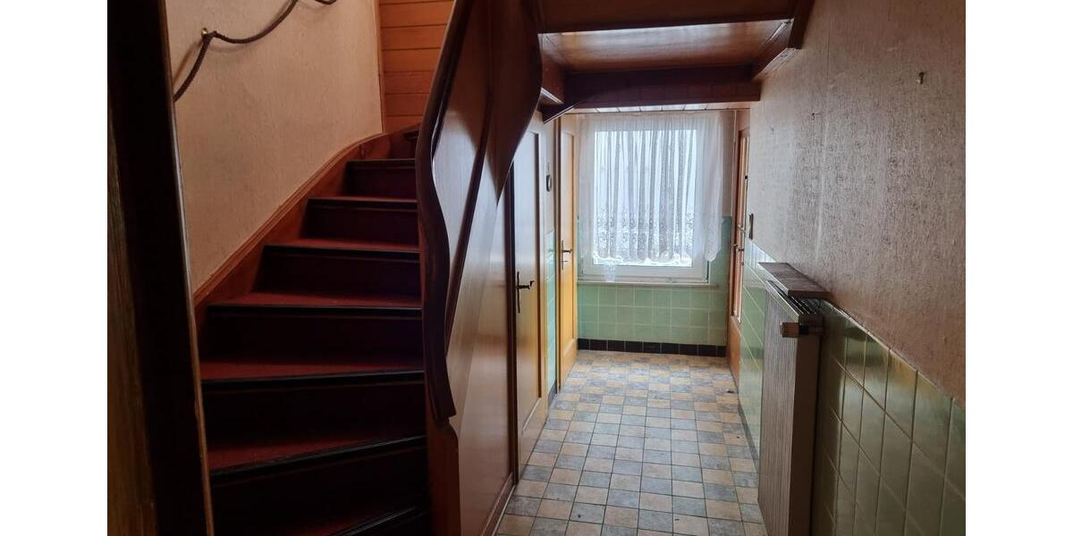 Einfamilienhaus Wetzlar Münchholzhausen - 11 Zimmer, 214 m&sup2;, 290.000&euro; | Angebot:25831549