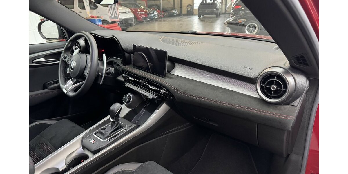 Alfa Romeo Tonale 1.5 VGT Veloce 48 V Hybrid LED 7.900 km 25.890 &euro; Lich 35423