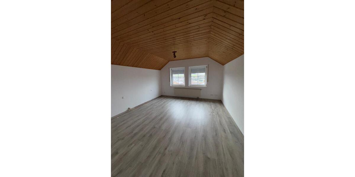 Dachgeschoßwohnung Weilmünster - 3 Zimmer, 123 m&sup2;, 900&euro; | Angebot:25944225