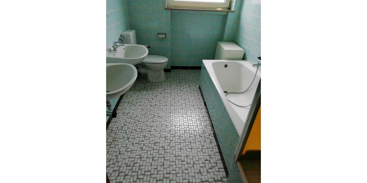 Mehrfamilienhaus, Wohnhaus Biebertal - 13 Zimmer, 340 m&sup2;, 395.000&euro; | Angebot:26802986
