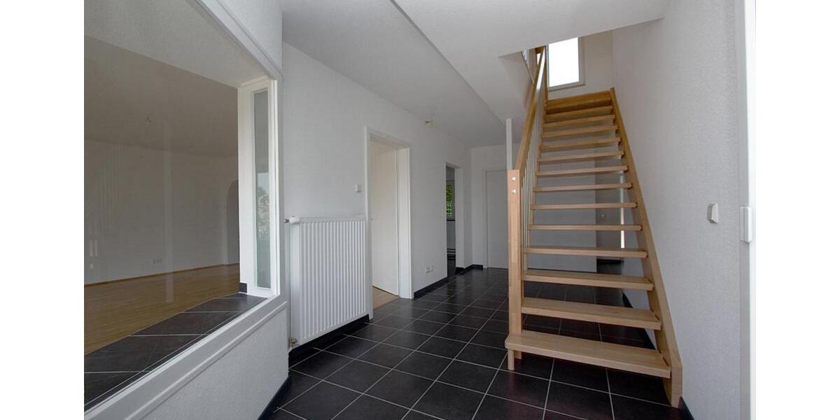 Erdgeschoßwohnung Marburg - 5 Zimmer, 190 m&sup2;, 500&euro; | Angebot:25752098