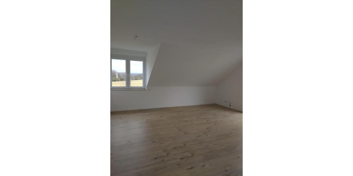 Dachgeschoßwohnung Gießen Allendorf - 3 Zimmer, 100 m&sup2;, 1.200&euro; | Angebot:24940791