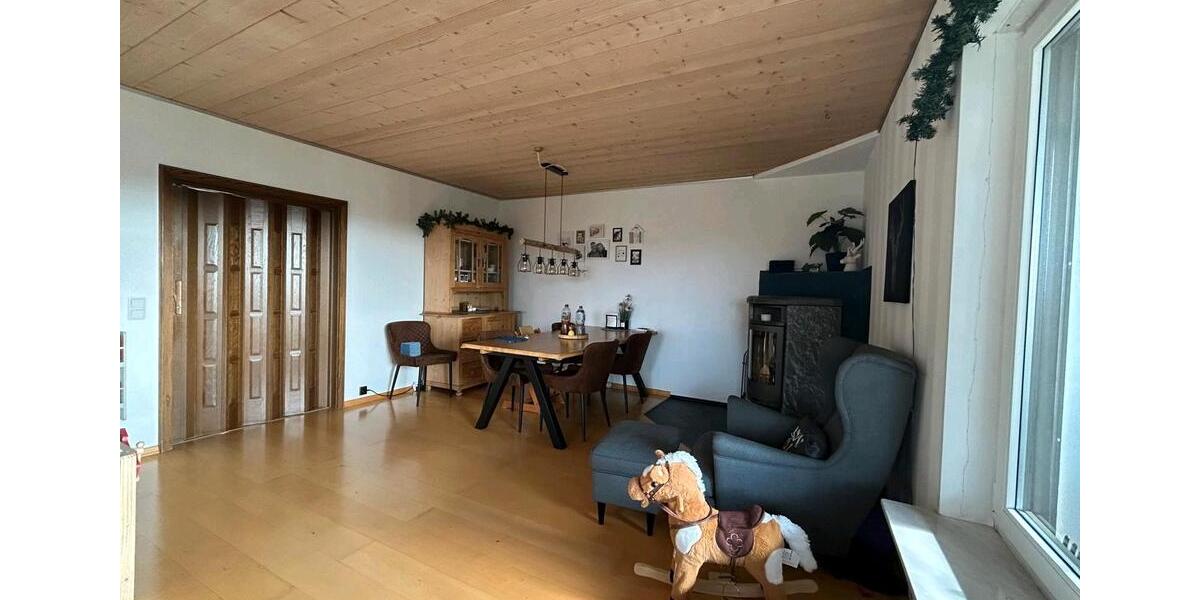 Etagenwohnung Biebertal - 7 Zimmer, 186 m&sup2;, 1.200&euro; | Angebot:26040470