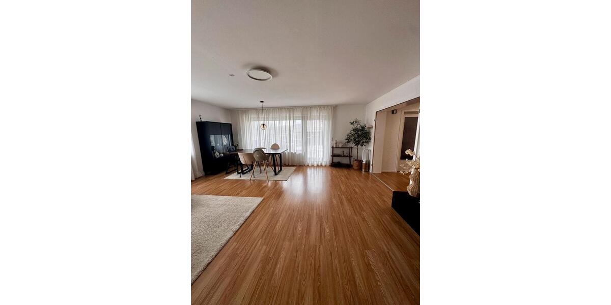 Terrassenwohnung Ehringshausen - 3 Zimmer, 96 m&sup2;, 850&euro; | Angebot:26041325