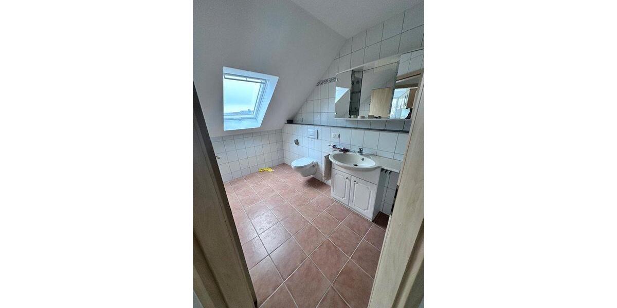 Dachgeschoßwohnung Hungen - 4 Zimmer, 104 m&sup2;, 900&euro; | Angebot:25977131