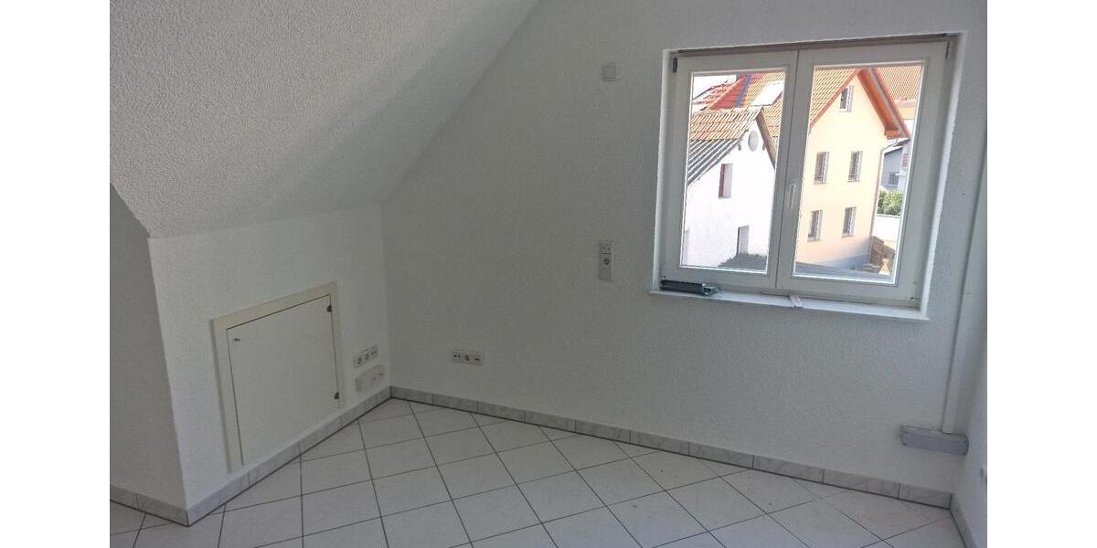Dachgeschoßwohnung Wölfersheim - 1 Zimmer, 65 m&sup2;, 750&euro; | Angebot:25475951