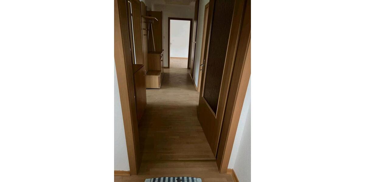 Etagenwohnung Marburg - 3 Zimmer, 90 m&sup2;, 800&euro; | Angebot:25650724