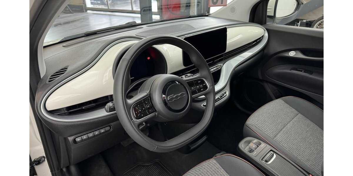 Fiat 500e Icon 42 kWh FULL-LED,Carplay,Kamera 11.300 km 20.350 &euro; Lich 35423