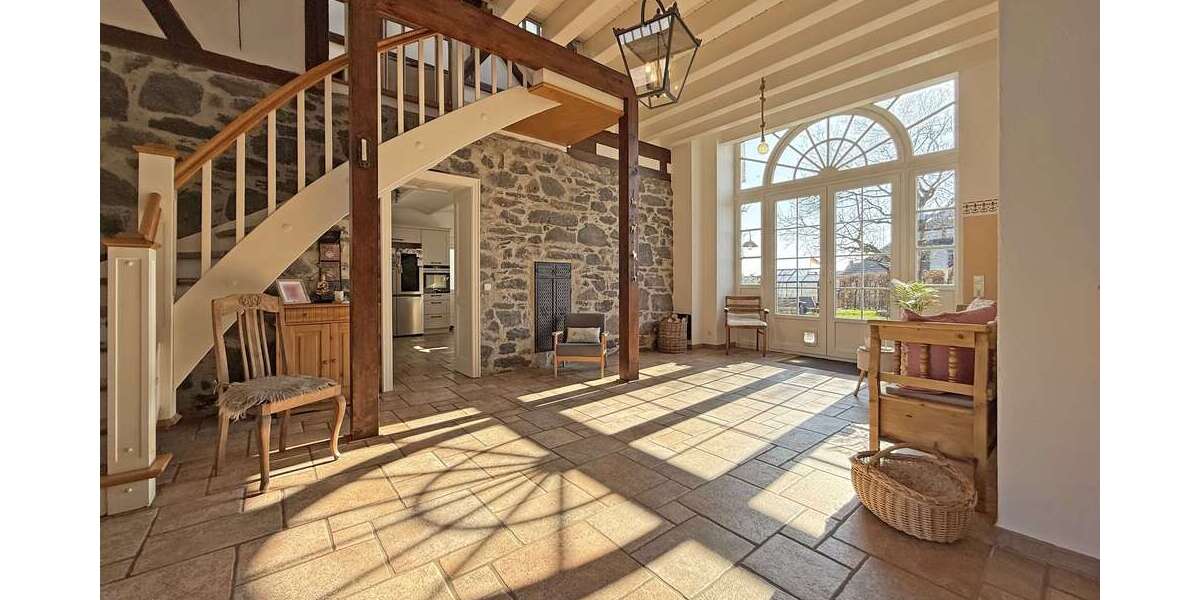 Einfamilienhaus Hungen - 5 Zimmer, 342 m&sup2;, 685.000&euro; | Angebot:24542757