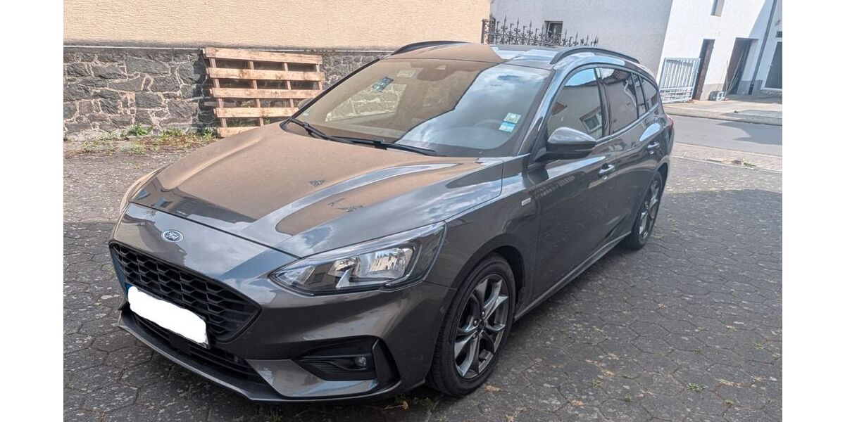 Ford Focus 105.000 km 13.599 &euro; Hungen 35410