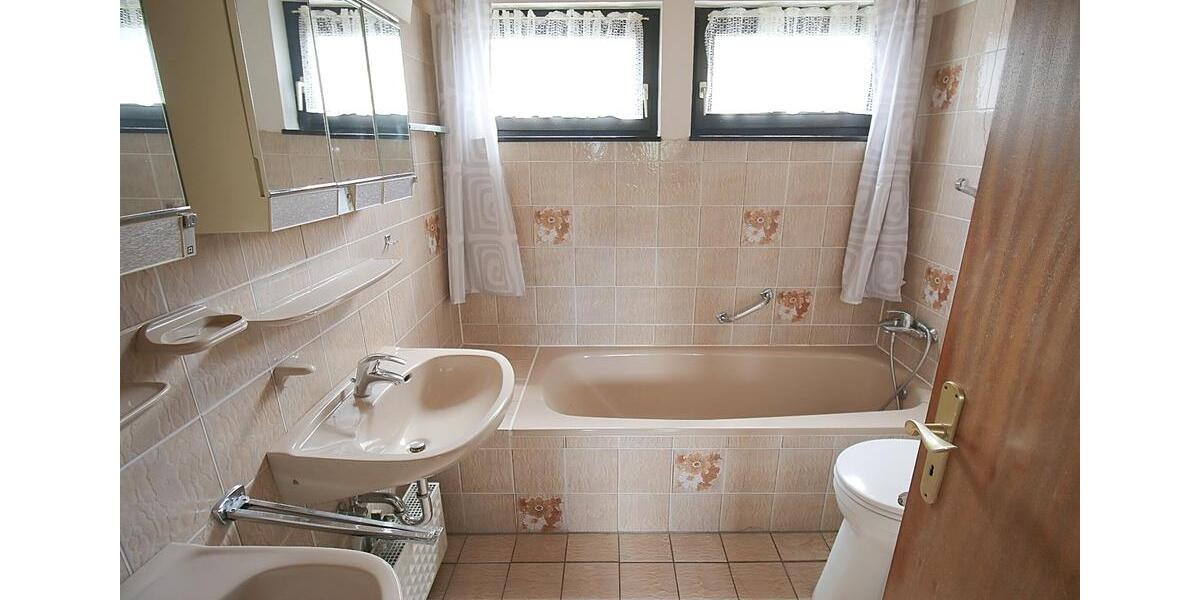 Einfamilienhaus Marburg Marbach - 7 Zimmer, 200 m&sup2;, 489.000&euro; | Angebot:27027754