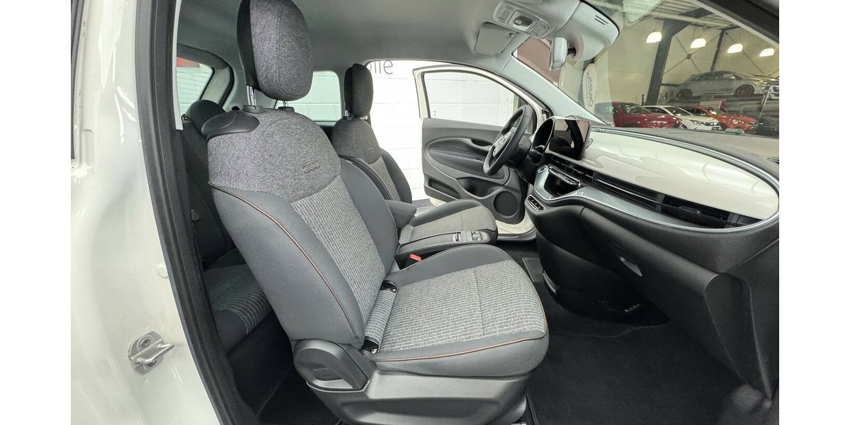 Fiat 500e Icon 1.Hand 42kWh Sitzheizung Kamera 11.300 km 18.770 &euro; Lich 35423