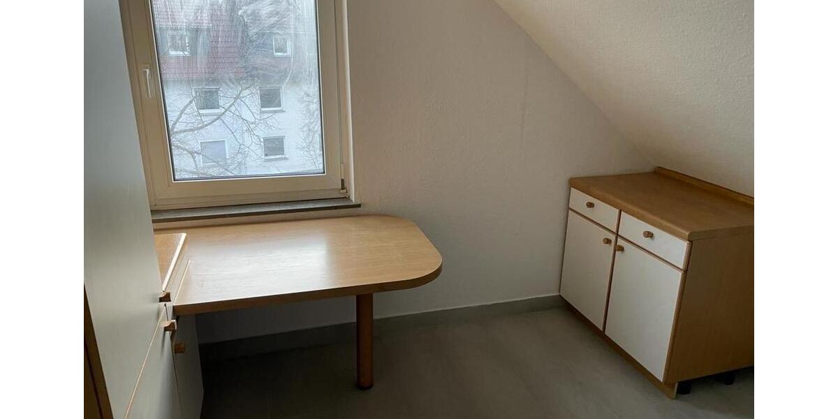 Etagenwohnung Gießen Allendorf - 1 Zimmer, 140 m&sup2;, 300&euro; | Angebot:26677555