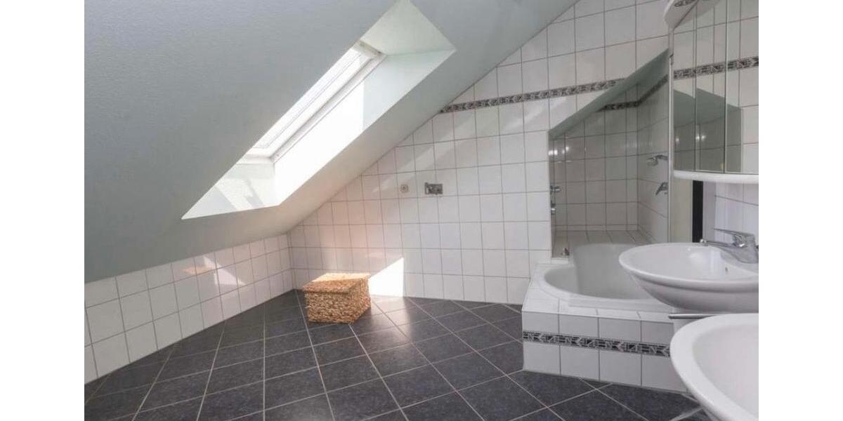 Dachgeschoßwohnung Buseck - 3 Zimmer, 100 m&sup2;, 1.200&euro; | Angebot:25894892