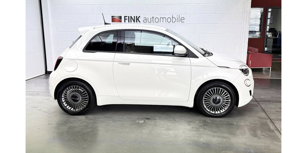 Fiat 500e Icon 42 kWh FULL-LED,Carplay,Kamera 11.300 km 20.350 &euro; Lich 35423