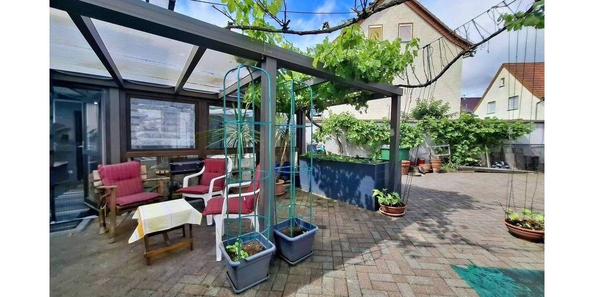 Einfamilienhaus Lich - 9 Zimmer, 245 m&sup2;, 330.000&euro; | Angebot:25685936