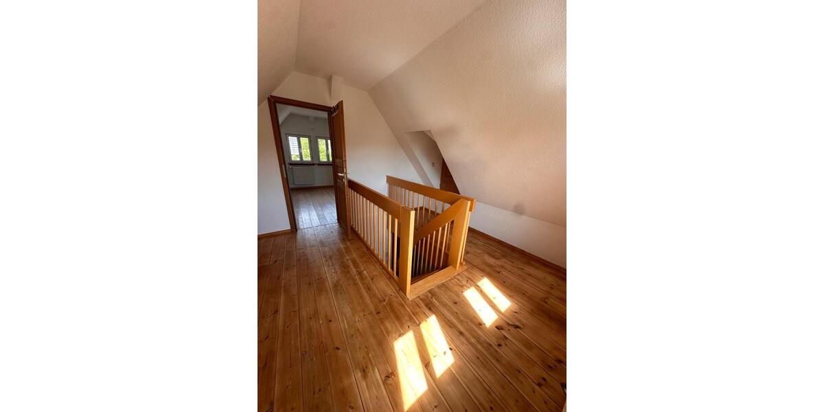Etagenwohnung Gießen Wieseck - 4 Zimmer, 104 m&sup2;, 930&euro; | Angebot:26624525