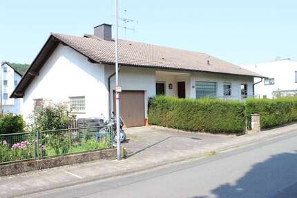 Haus Solms - 8 Zimmer, 272 m&sup2;, 480.000&euro; | Angebot:24609022