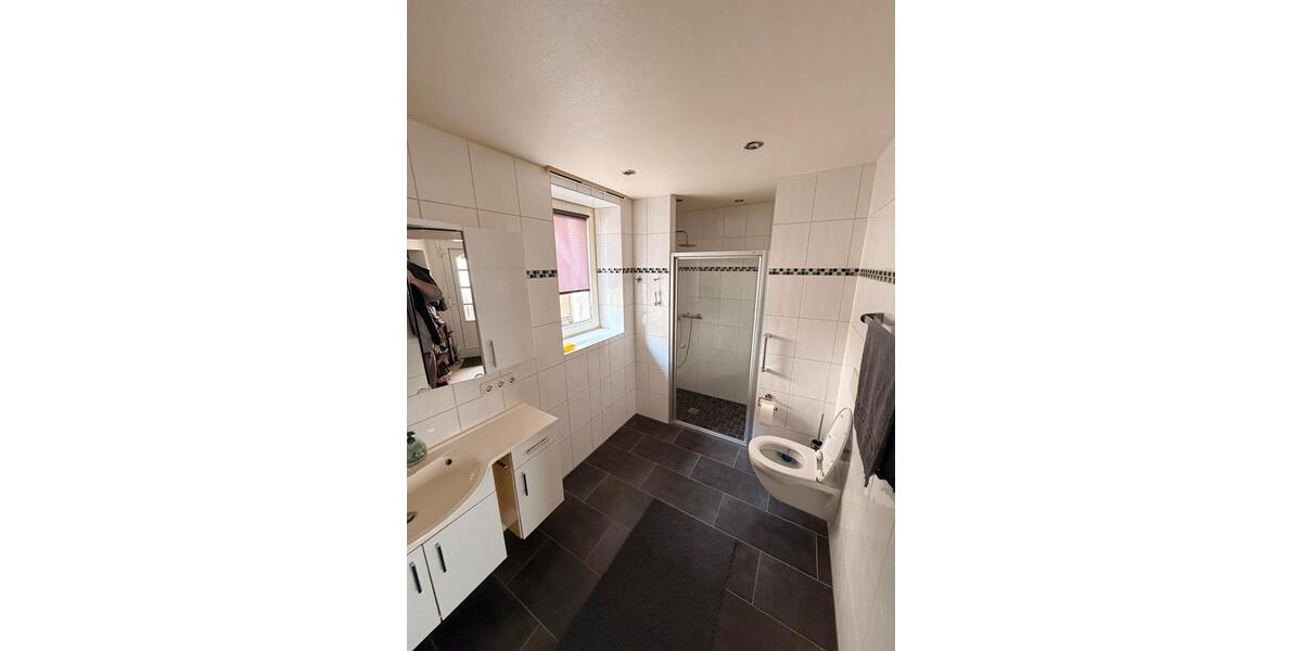 Etagenwohnung Pohlheim - 5 Zimmer, 120 m&sup2;, 1.400&euro; | Angebot:25945226