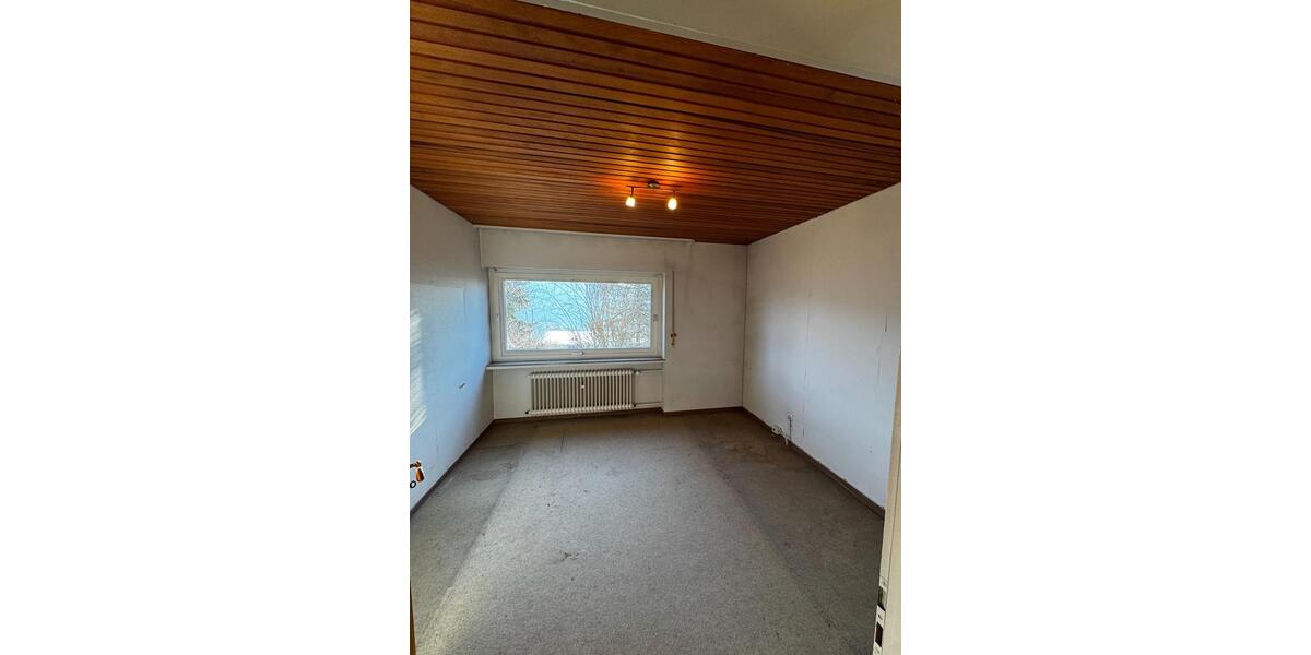 Einfamilienhaus Herborn - 7 Zimmer, 215 m&sup2;, 365.000&euro; | Angebot:25064000