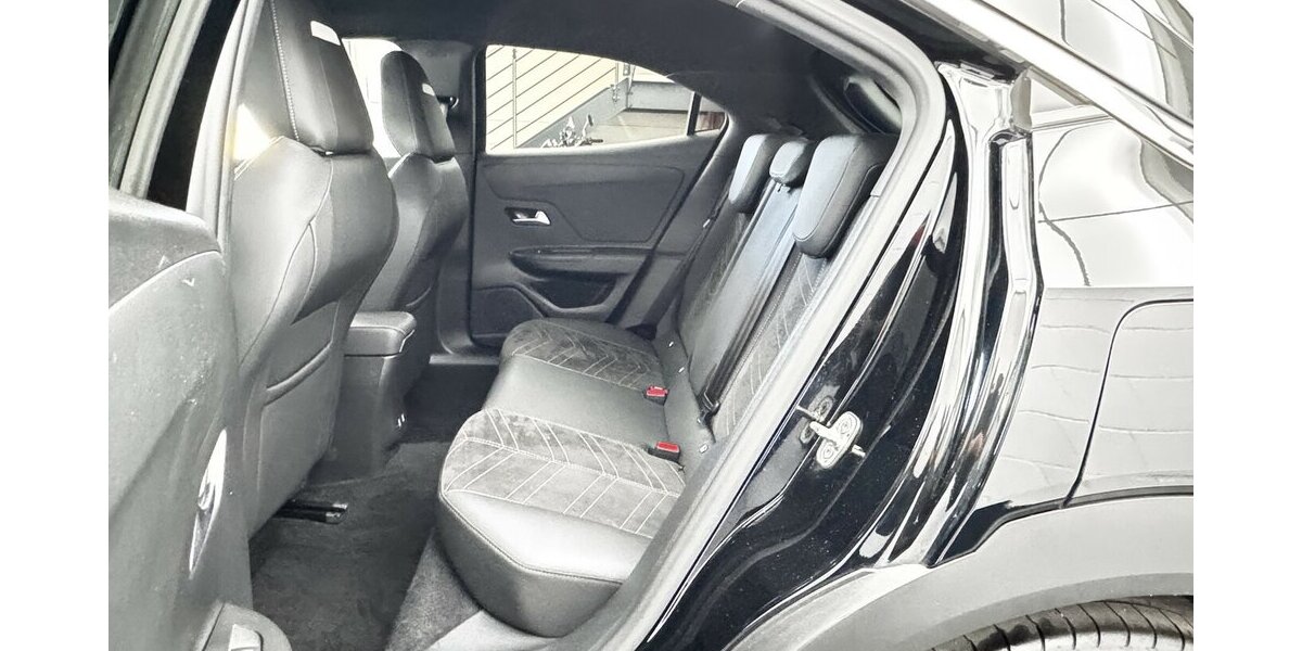 Opel Mokka e 50 kWh Ultimate FULL LED Carplay 16.700 km 20.420 &euro; Lich 35423