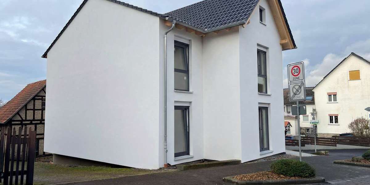 Einfamilienhaus Homberg (Ohm) - 8 Zimmer, 180 m&sup2;, 699.000&euro; | Angebot:25355446