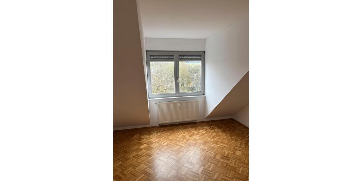 Dachgeschoßwohnung Mücke - 4 Zimmer, 75 m&sup2;, 840&euro; | Angebot:25656942