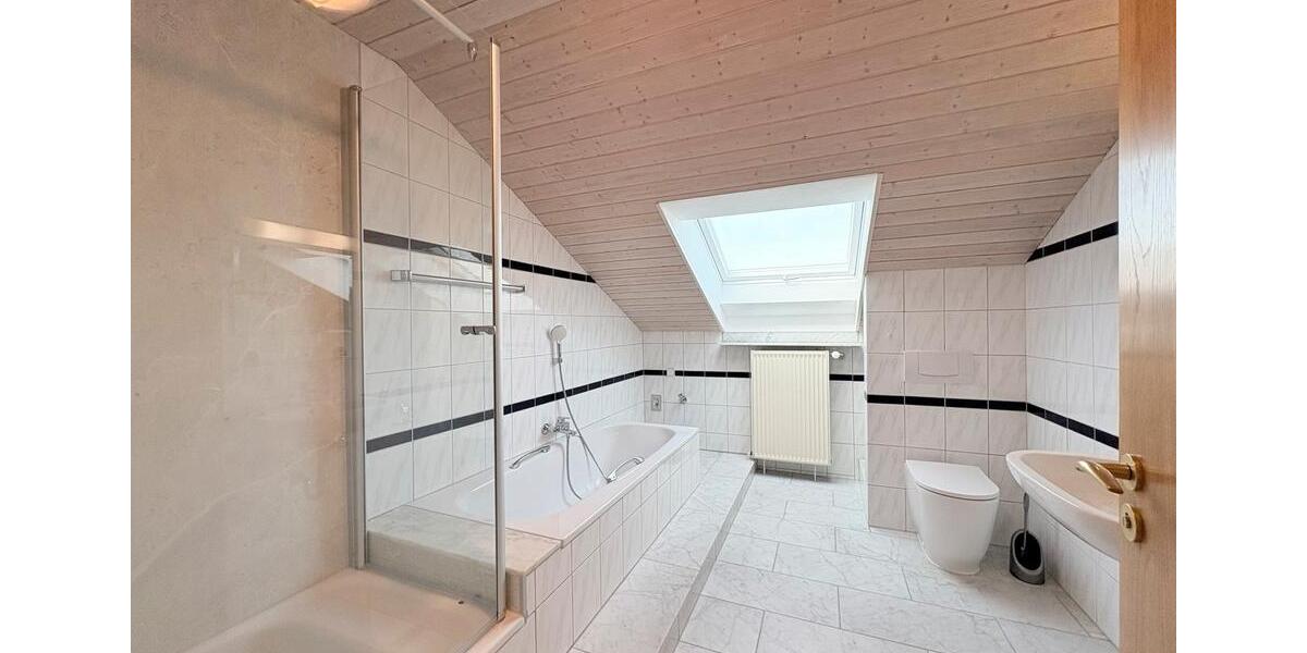 Dachgeschoßwohnung Weimar (Lahn) - 3 Zimmer, 115 m&sup2;, 1.035&euro; | Angebot:25636449