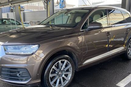 Audi Q7 176.000 km 24.900 &euro; Friedberg 61169