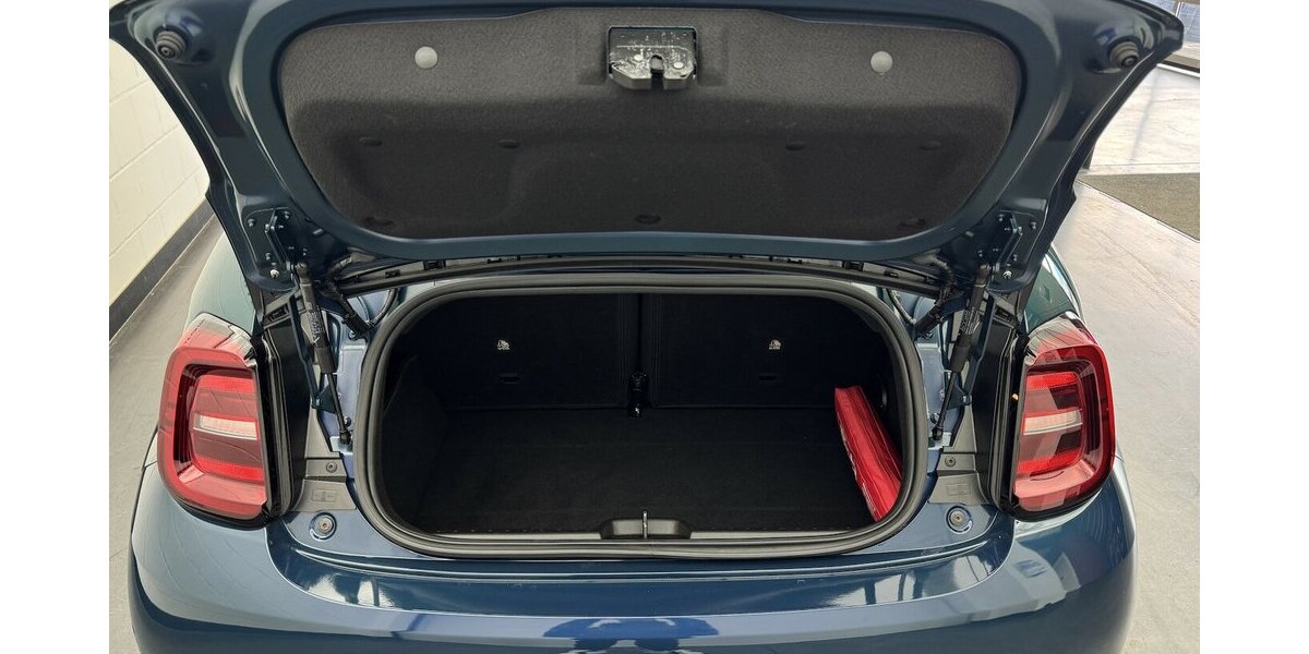 Fiat 500e Cabrio 1.Hand 42kWh Sitzheizung Kamera 15.200 km 21.320 &euro; Lich 35423