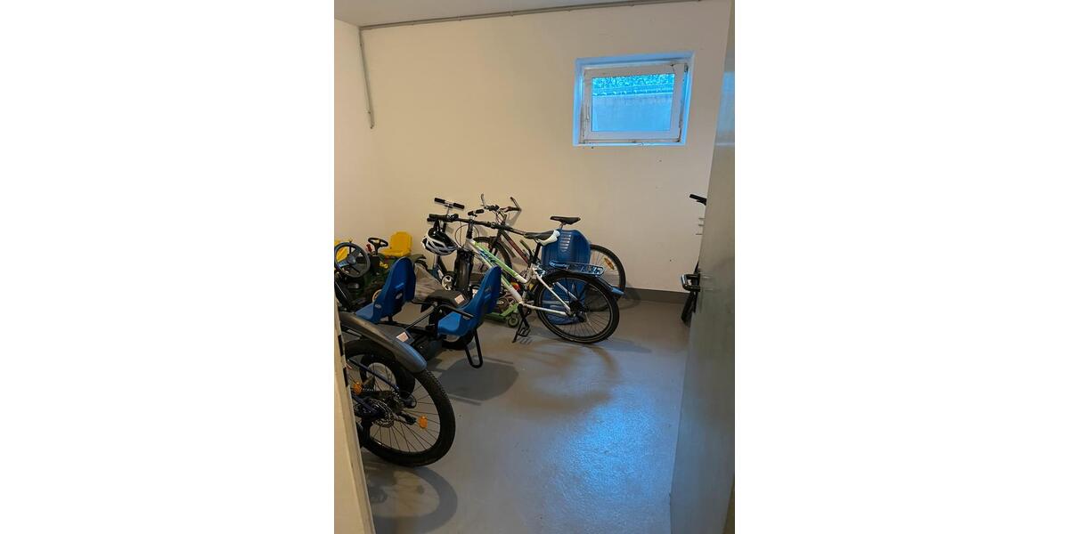 Dachgeschoßwohnung Butzbach - 4 Zimmer, 76 m&sup2;, 1.220&euro; | Angebot:25639563