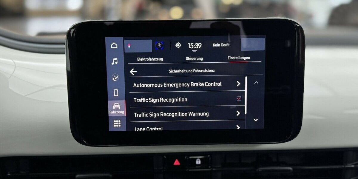 Fiat 500e Action Carplay Android Automatik 1.Hand 26.891 km 13.440 &euro; Lich 35423