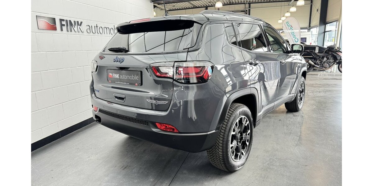 Jeep Compass Trailhawk Plug-In Hybrid 4WD 1.Hand LED 27.100 km 25.890 &euro; Lich 35423