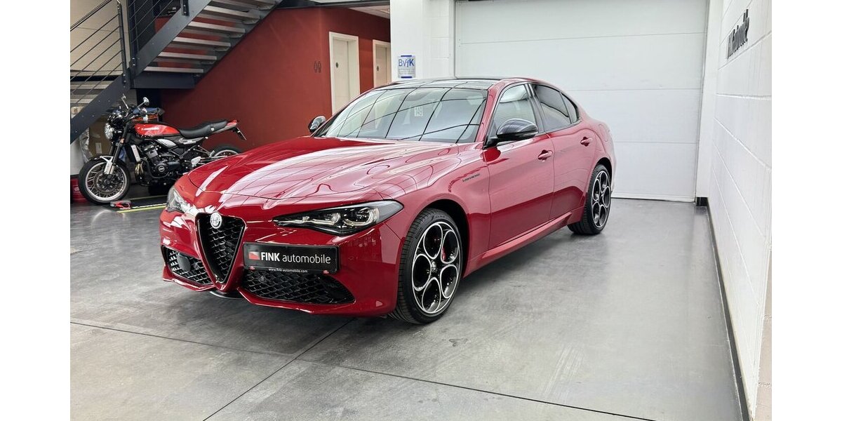 Alfa Romeo Giulia 2.0 Competizione Q4 Turbo Panoramadach 14.303 km 37.985 &euro; Lich 35423
