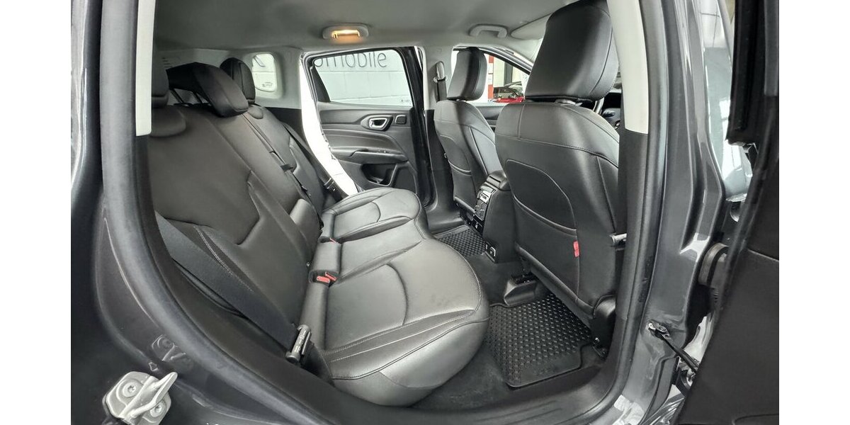 Jeep Compass Trailhawk Plug-In Hybrid 4WD 1.Hand LED 27.100 km 25.890 &euro; Lich 35423