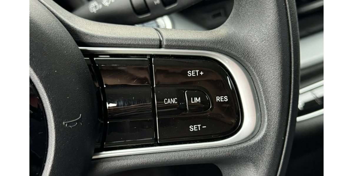 Fiat 500e Action Carplay Android Automatik 1.Hand 26.891 km 13.440 &euro; Lich 35423