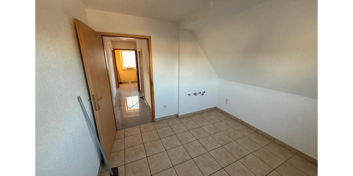 Dachgeschoßwohnung Aßlar - 2 Zimmer, 48 m&sup2;, 650&euro; | Angebot:25268415