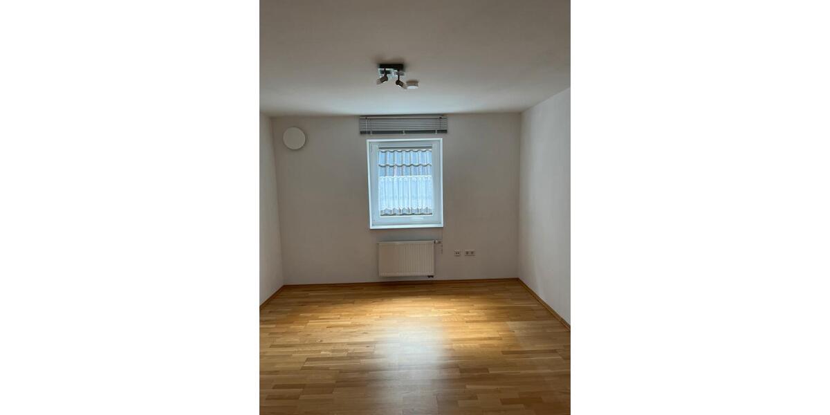 Etagenwohnung Marburg Cappel - 3 Zimmer, 71 m&sup2;, 1.000&euro; | Angebot:25934570