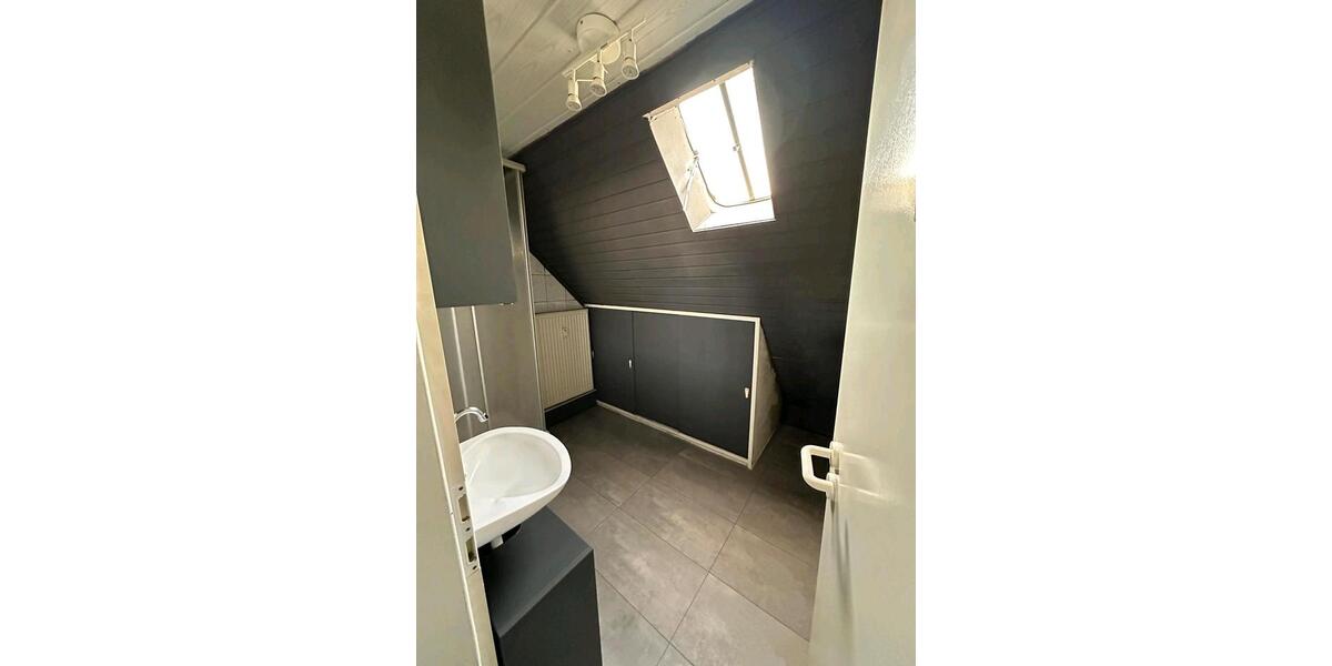 Dachgeschoßwohnung Gießen Wieseck - 1.5 Zimmer, 33 m&sup2;, 450&euro; | Angebot:25501527