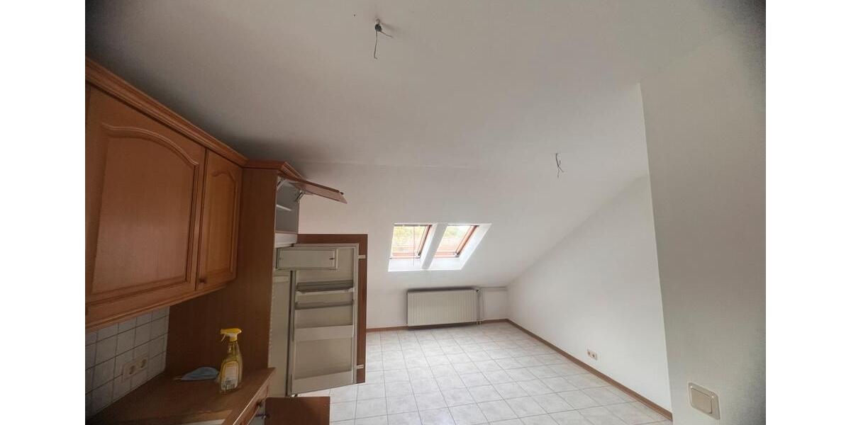 Dachgeschoßwohnung Aßlar - 3 Zimmer, 86 m&sup2;, 1.100&euro; | Angebot:25749667