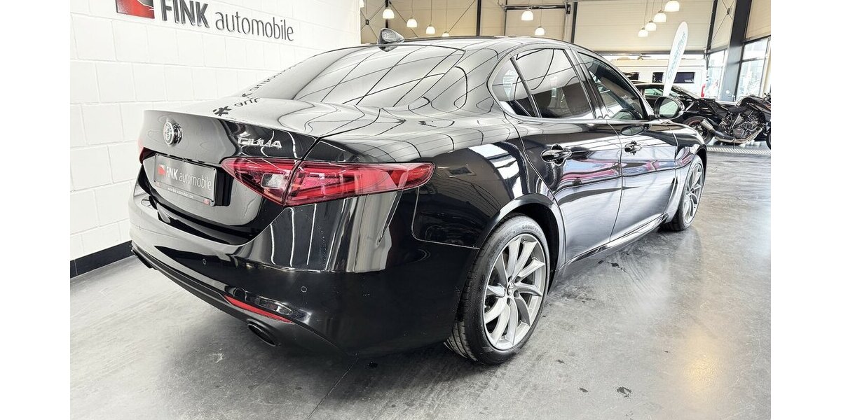 Alfa Romeo Giulia 2.0 Sprint Turbo 16V Xenon Leder Carplay 23.400 km 27.940 &euro; Lich 35423