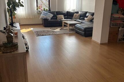 Wohnung Butzbach - 4 Zimmer, 130 m&sup2;, 1.250&euro; | Angebot:26036039