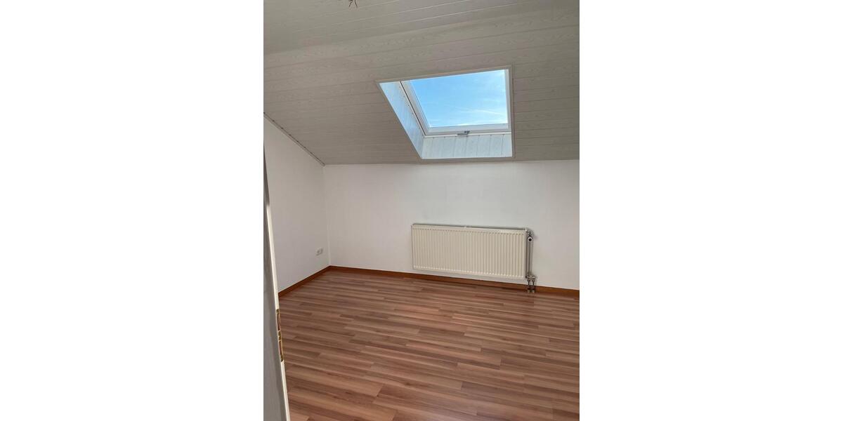 Dachgeschoßwohnung Hungen - 4 Zimmer, 108 m&sup2;, 780&euro; | Angebot:26634051