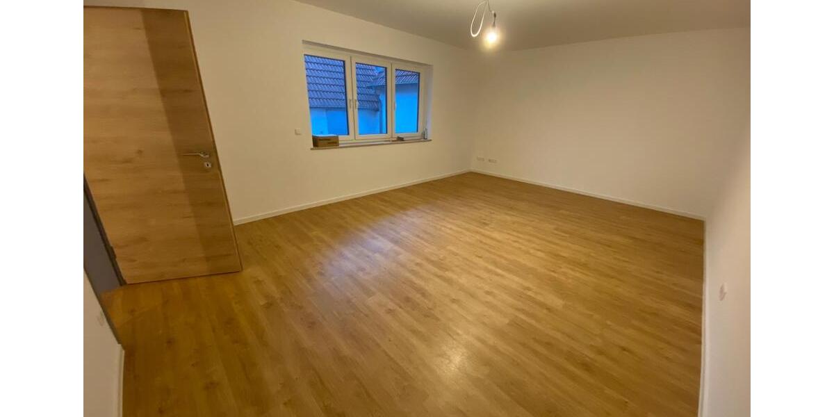Erdgeschoßwohnung Laubach - 3 Zimmer, 100 m&sup2;, 800&euro; | Angebot:25171315