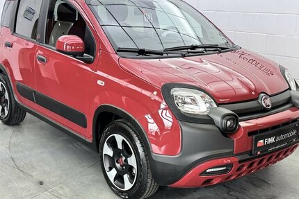 Fiat Panda Red 1.0 Hybrid 1.Hand Neuwertig! 1.600 km 14.220 &euro; Lich 35423